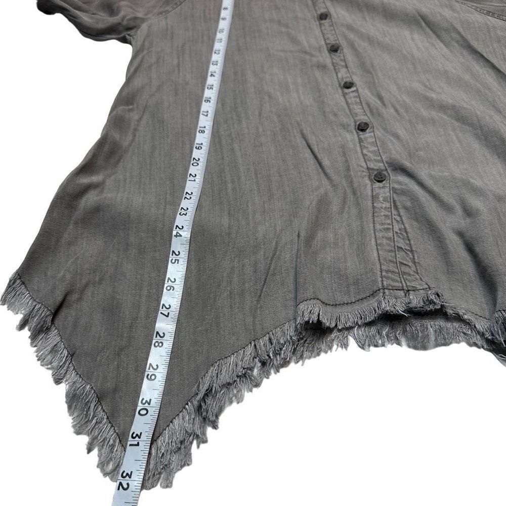 Hester’s & Orchard Womens Gray Tencel Top Medium Button Front Raw Sharkbite Hem - Picture 8 of 11